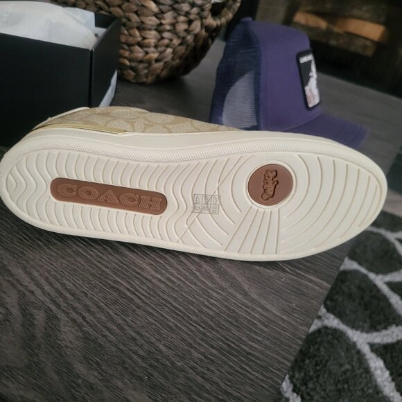 Women's Coach shoes - Picture 3 of 3